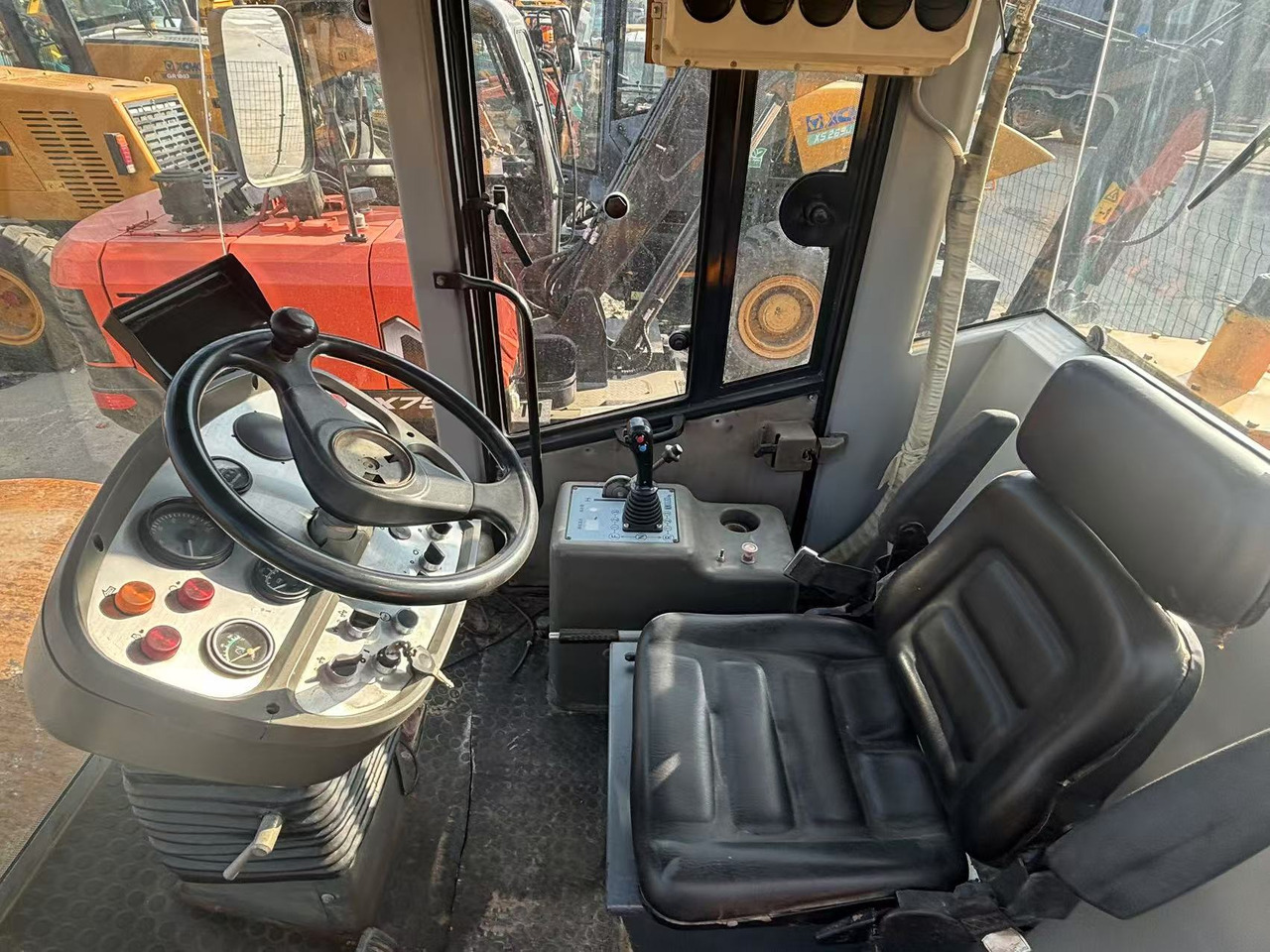 XCMG XS203J - Pemadat: gambar 5 XCMG XS203J - Pemadat: gambar 5