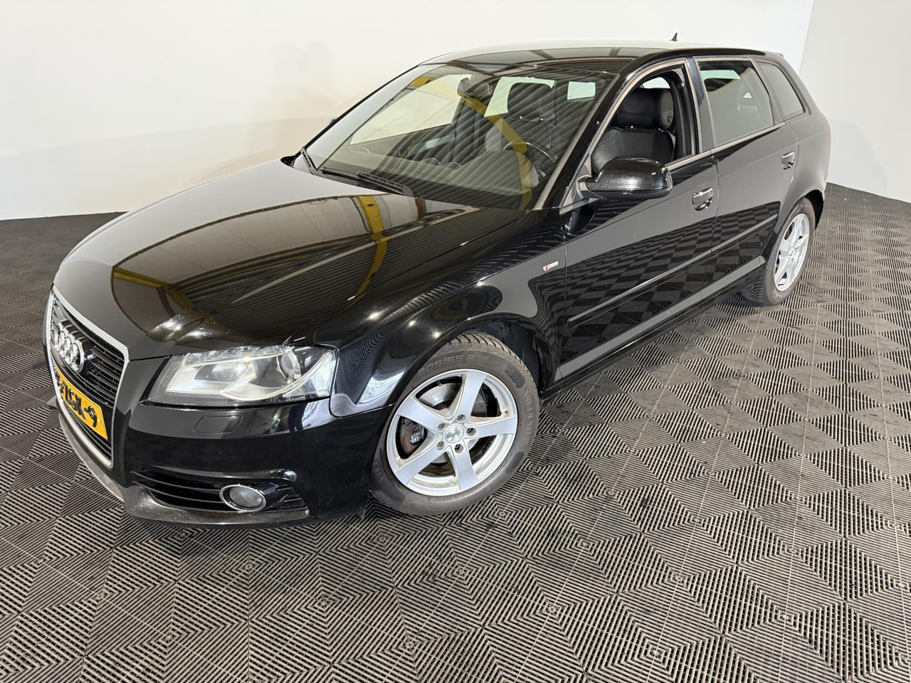 Audi A3 Sportback 1.2 TFSI S Line 35-ZGK-9 288.082 km - Mobil: gambar 1 Audi A3 Sportback 1.2 TFSI S Line 35-ZGK-9 288.082 km - Mobil: gambar 1