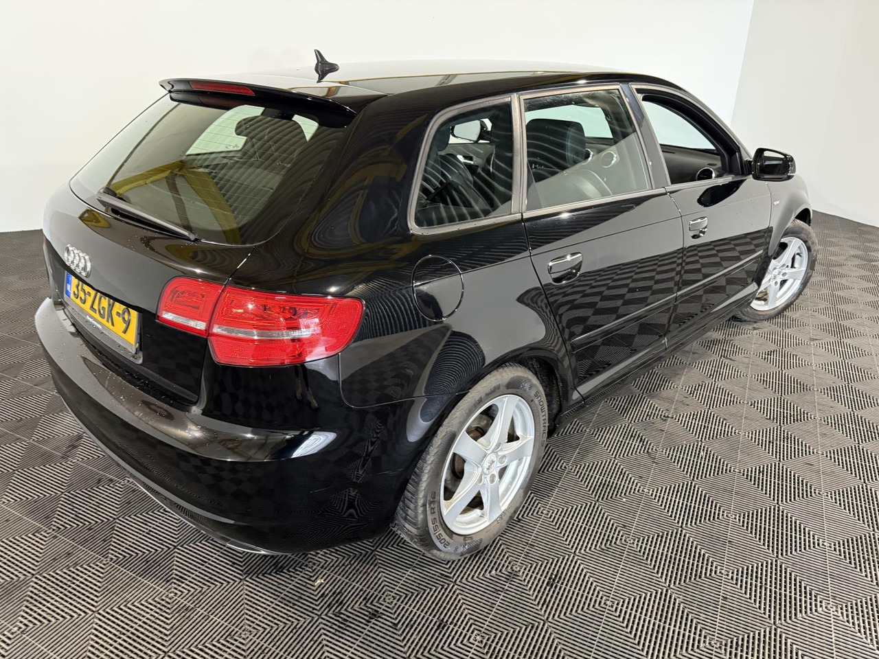 Audi A3 Sportback 1.2 TFSI S Line 35-ZGK-9 288.082 km - Mobil: gambar 2 Audi A3 Sportback 1.2 TFSI S Line 35-ZGK-9 288.082 km - Mobil: gambar 2
