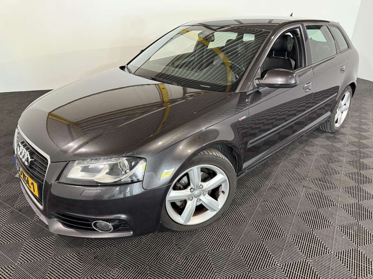 Audi A3 Sportback 1.2 TFSI S-Line 55-ZGL-1 246.717 km - Mobil: gambar 1 Audi A3 Sportback 1.2 TFSI S-Line 55-ZGL-1 246.717 km - Mobil: gambar 1