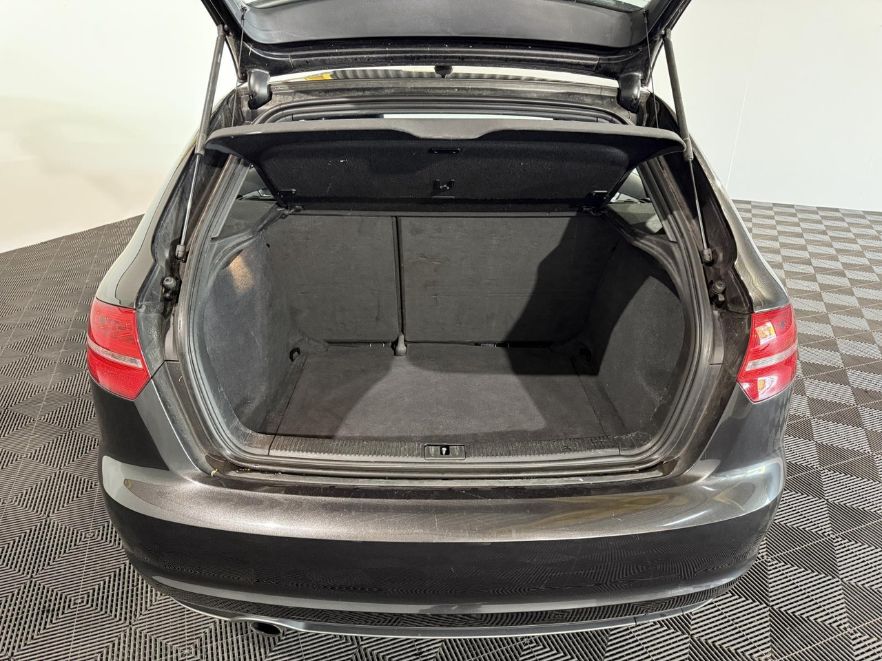 Audi A3 Sportback 1.2 TFSI S-Line 55-ZGL-1 246.717 km - Mobil: gambar 5 Audi A3 Sportback 1.2 TFSI S-Line 55-ZGL-1 246.717 km - Mobil: gambar 5