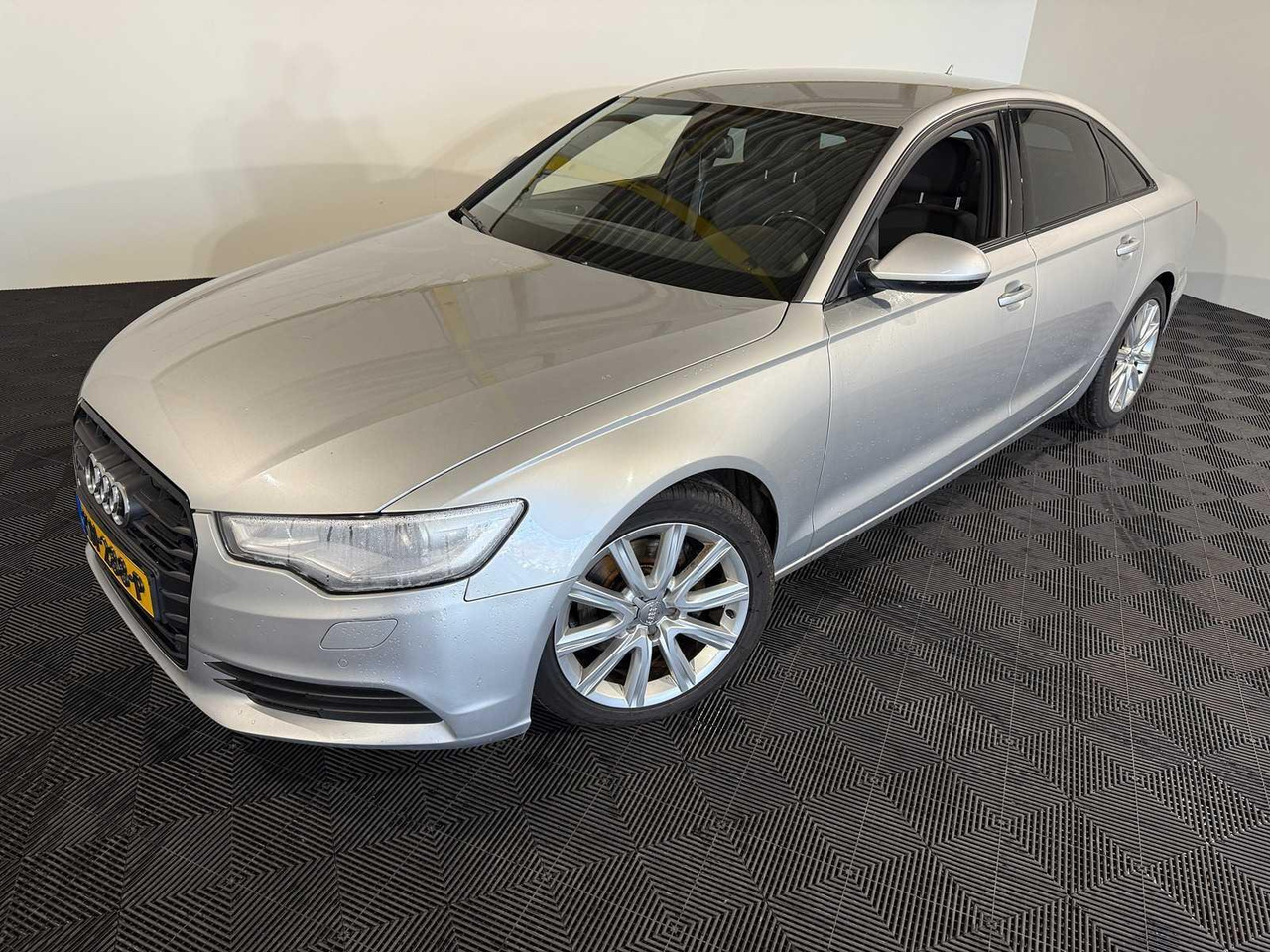 Audi A6 Limousine 2.8 FSI KH-288-P 236.914 km - Mobil: gambar 1 Audi A6 Limousine 2.8 FSI KH-288-P 236.914 km - Mobil: gambar 1