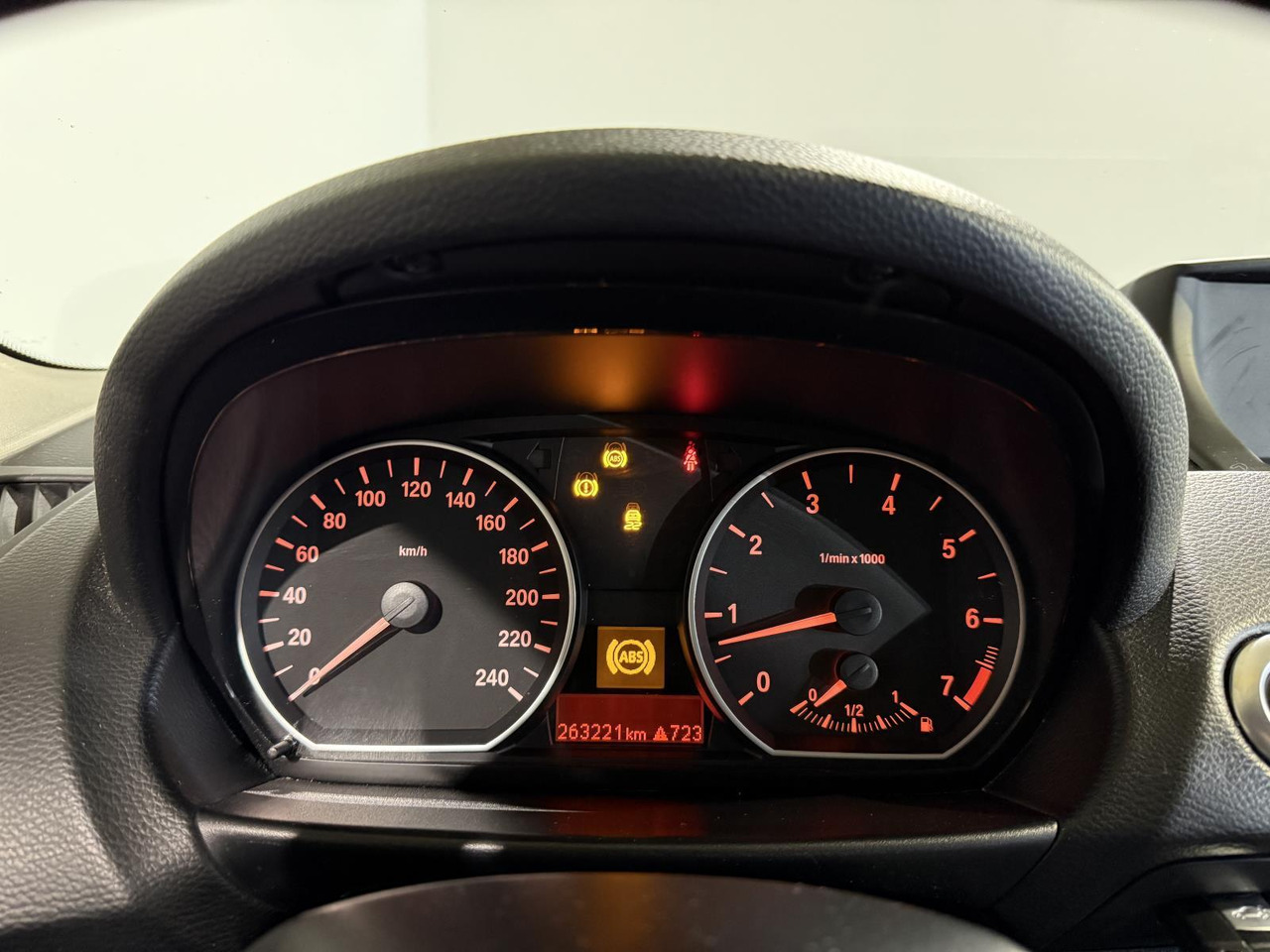 BMW | 1-serie | 116i EffDyn. Ed. Business Line Ultimate Edition | 2011 | 263.221 km | 05RHG5 | Logisch - Hatchback: gambar 2 BMW | 1-serie | 116i EffDyn. Ed. Business Line Ultimate Edition | 2011 | 263.221 km | 05RHG5 | Logisch - Hatchback: gambar 2