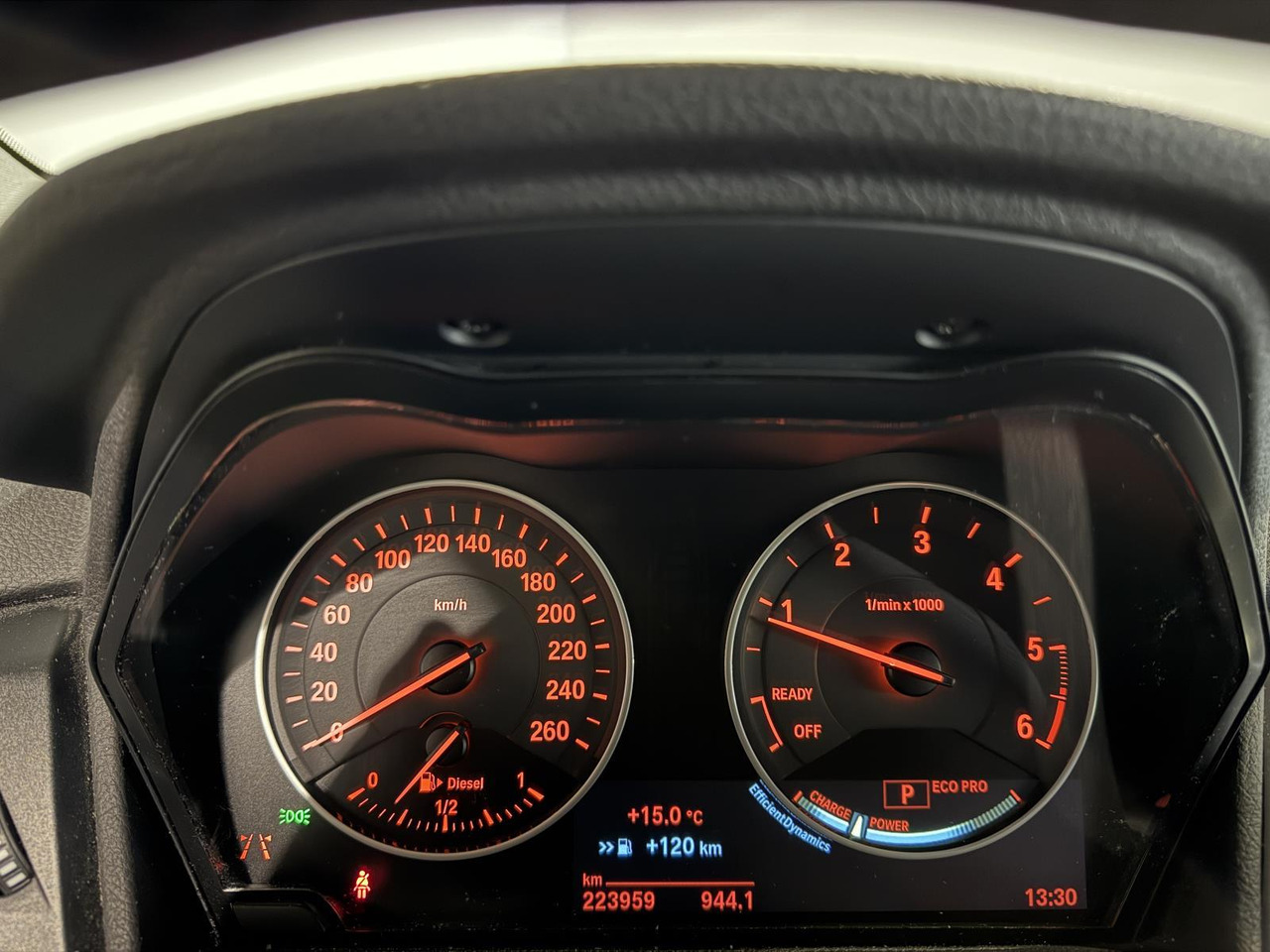 BMW | 2-serie Active Tourer | 218d Corporate Lease Luxury | 2015 | 223.959 km | HG351B | Logisch - Mobil: gambar 4 BMW | 2-serie Active Tourer | 218d Corporate Lease Luxury | 2015 | 223.959 km | HG351B | Logisch - Mobil: gambar 4