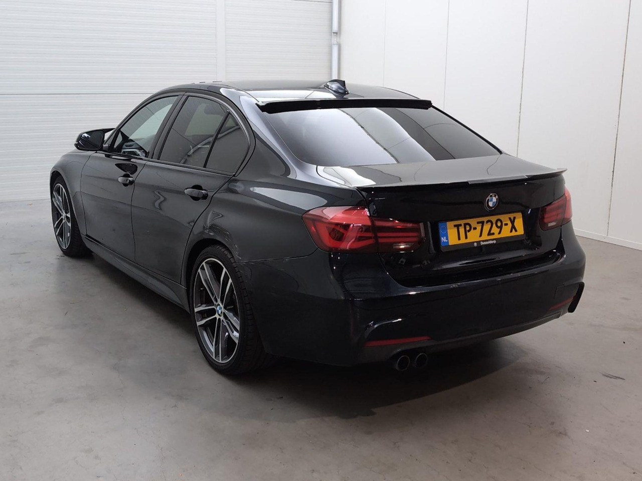 BMW 3-serie 330i Edition M Sport Shadow High Executive | 2018 | 184.569 km | Automaat | TP729X | NAP: Logisch - Mobil sedan: gambar 3 BMW 3-serie 330i Edition M Sport Shadow High Executive | 2018 | 184.569 km | Automaat | TP729X | NAP: Logisch - Mobil sedan: gambar 3