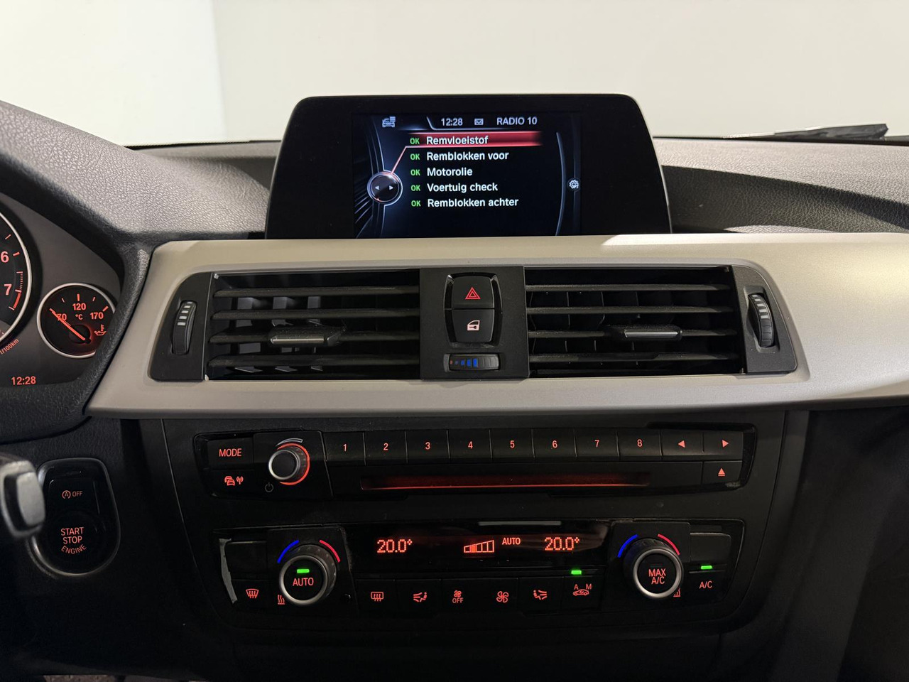 BMW | 4-serie Coupé | 420i Executive Automaat | 2015 | 213.401 km | 2ZGG53 | Logisch - Mobil: gambar 5 BMW | 4-serie Coupé | 420i Executive Automaat | 2015 | 213.401 km | 2ZGG53 | Logisch - Mobil: gambar 5