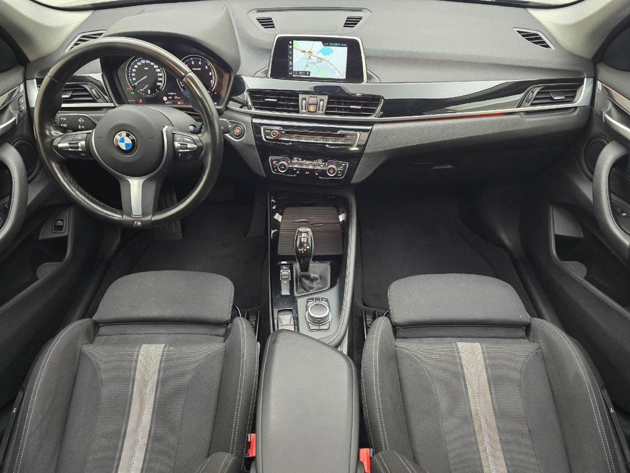 BMW X1 sDrive20i Executive Edition | 2019 | 143.771 km | Automaat | X867FB | NAP: Geen oordeel - Mobil SUV: gambar 5 BMW X1 sDrive20i Executive Edition | 2019 | 143.771 km | Automaat | X867FB | NAP: Geen oordeel - Mobil SUV: gambar 5