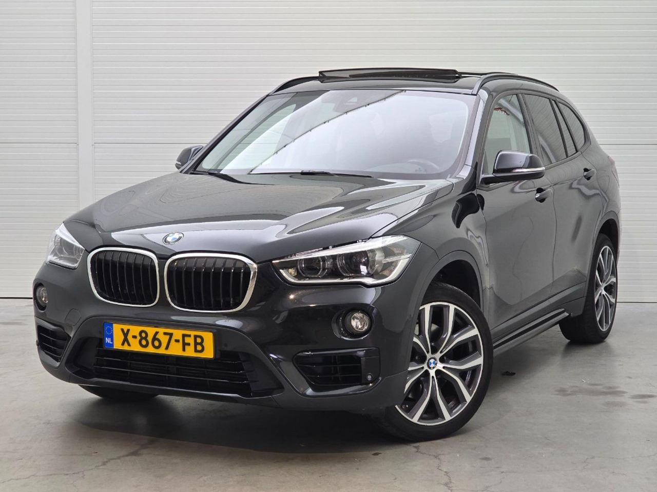 BMW X1 sDrive20i Executive Edition | 2019 | 143.771 km | Automaat | X867FB | NAP: Geen oordeel - Mobil SUV: gambar 1 BMW X1 sDrive20i Executive Edition | 2019 | 143.771 km | Automaat | X867FB | NAP: Geen oordeel - Mobil SUV: gambar 1