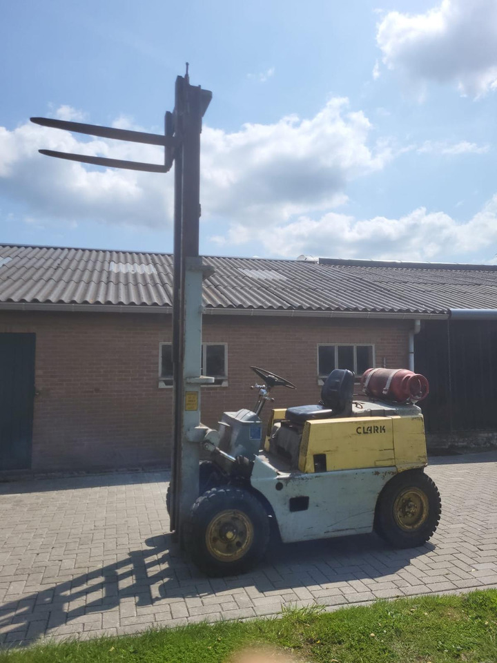 Clark CY40 Heftruck LPG - Forklift LPG: gambar 4 Clark CY40 Heftruck LPG - Forklift LPG: gambar 4