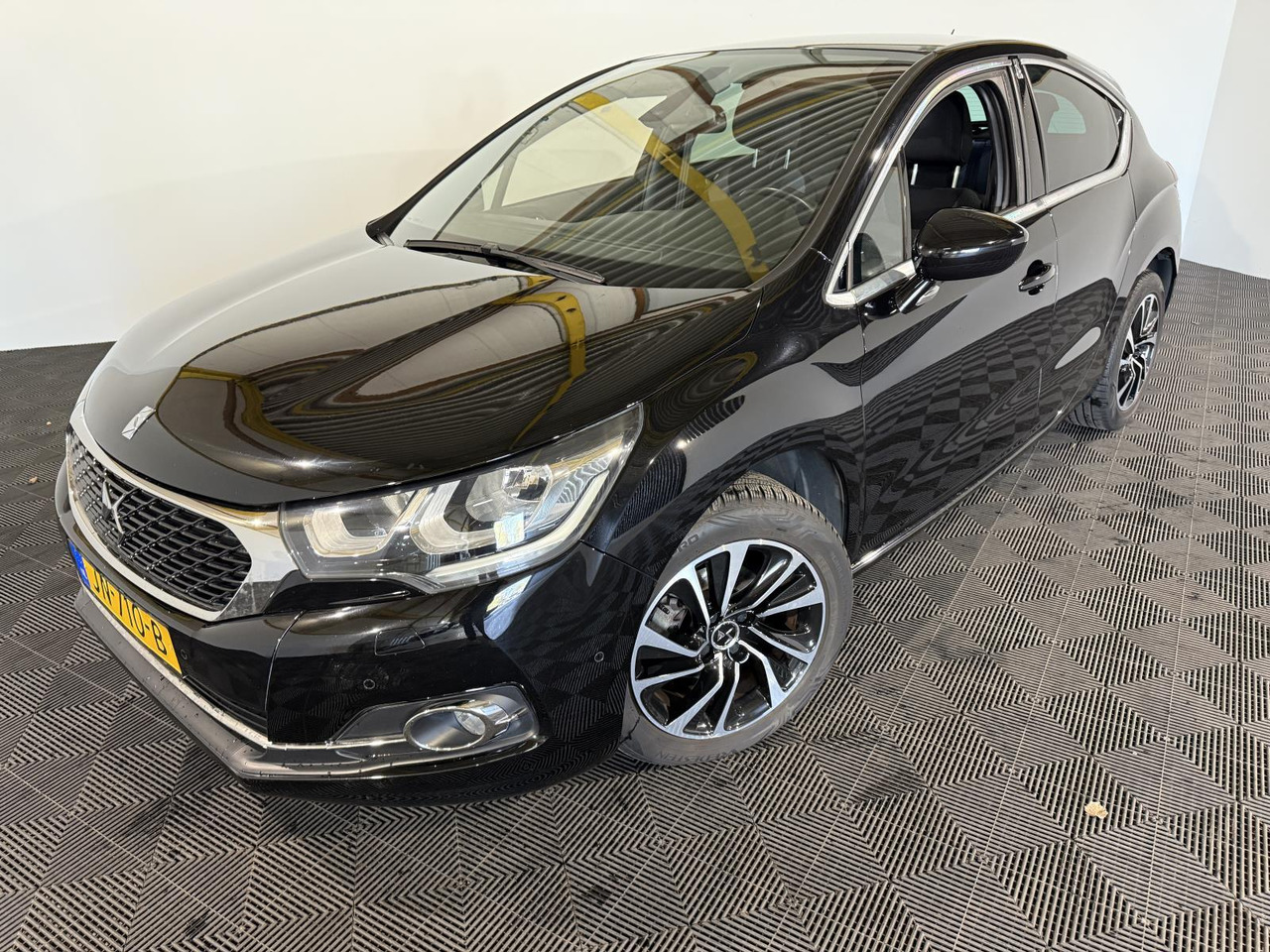 DS 4 1.2 PureTech Business | 2016 | 154.325 km | JN-710-B - Hatchback: gambar 1 DS 4 1.2 PureTech Business | 2016 | 154.325 km | JN-710-B - Hatchback: gambar 1