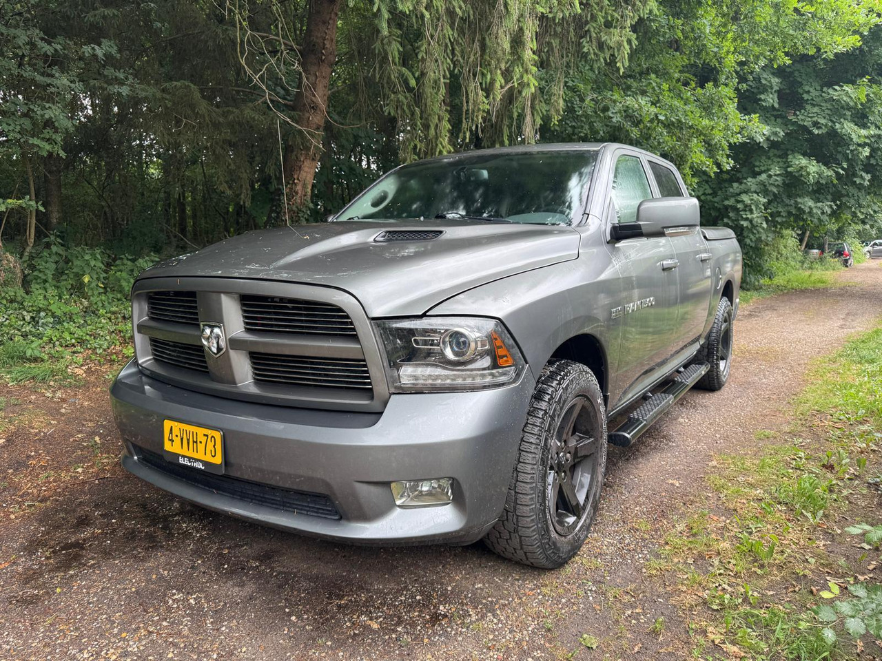 Dodge Ram 1500 5.7 V8 4X4 Crew Cab 5'7 Sport LPG 2012 248.406 km 4-VVH-73 - Truk pikap: gambar 1 Dodge Ram 1500 5.7 V8 4X4 Crew Cab 5'7 Sport LPG 2012 248.406 km 4-VVH-73 - Truk pikap: gambar 1