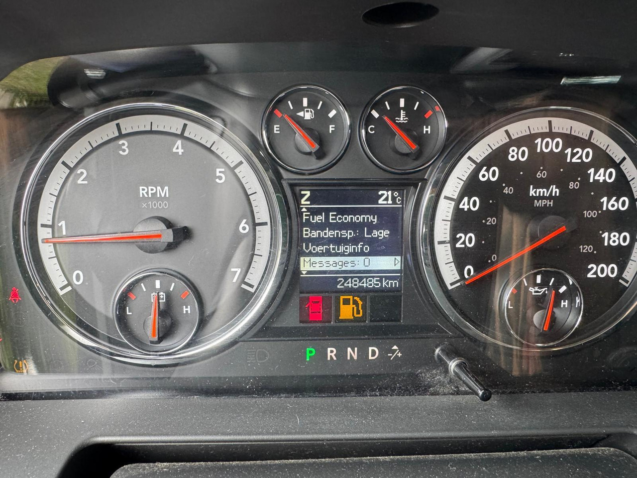Dodge Ram 1500 5.7 V8 4X4 Crew Cab 5'7 Sport LPG 2012 248.406 km 4-VVH-73 - Truk pikap: gambar 4 Dodge Ram 1500 5.7 V8 4X4 Crew Cab 5'7 Sport LPG 2012 248.406 km 4-VVH-73 - Truk pikap: gambar 4