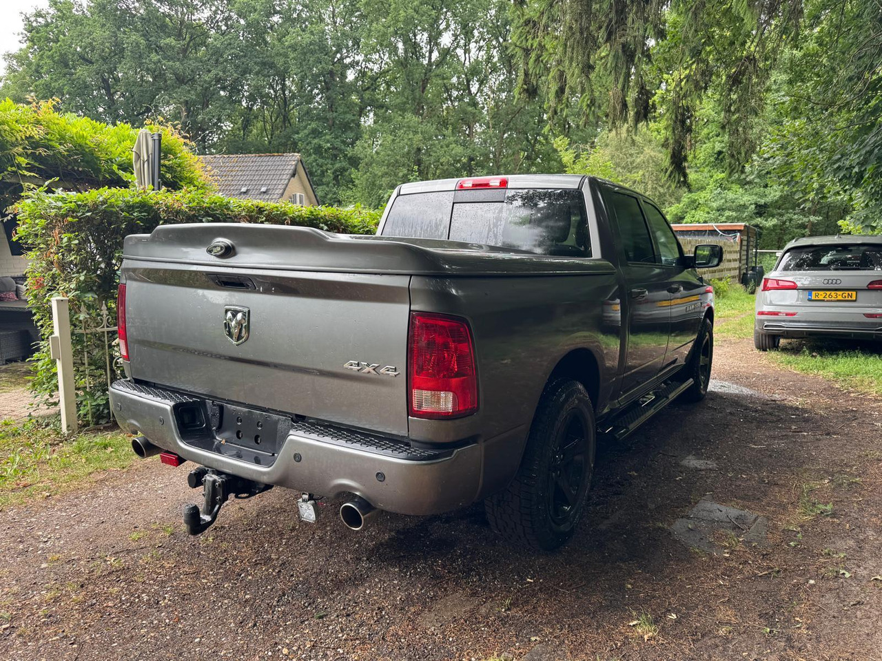 Dodge Ram 1500 5.7 V8 4X4 Crew Cab 5'7 Sport LPG 2012 248.406 km 4-VVH-73 - Truk pikap: gambar 2 Dodge Ram 1500 5.7 V8 4X4 Crew Cab 5'7 Sport LPG 2012 248.406 km 4-VVH-73 - Truk pikap: gambar 2