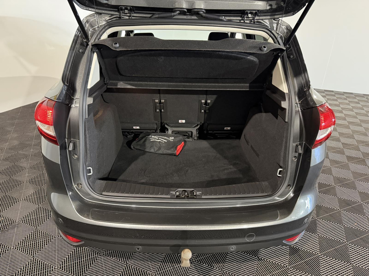 Ford C-Max 1.0 Titanium ZG-548-F 186.382 km - Mobil: gambar 5 Ford C-Max 1.0 Titanium ZG-548-F 186.382 km - Mobil: gambar 5