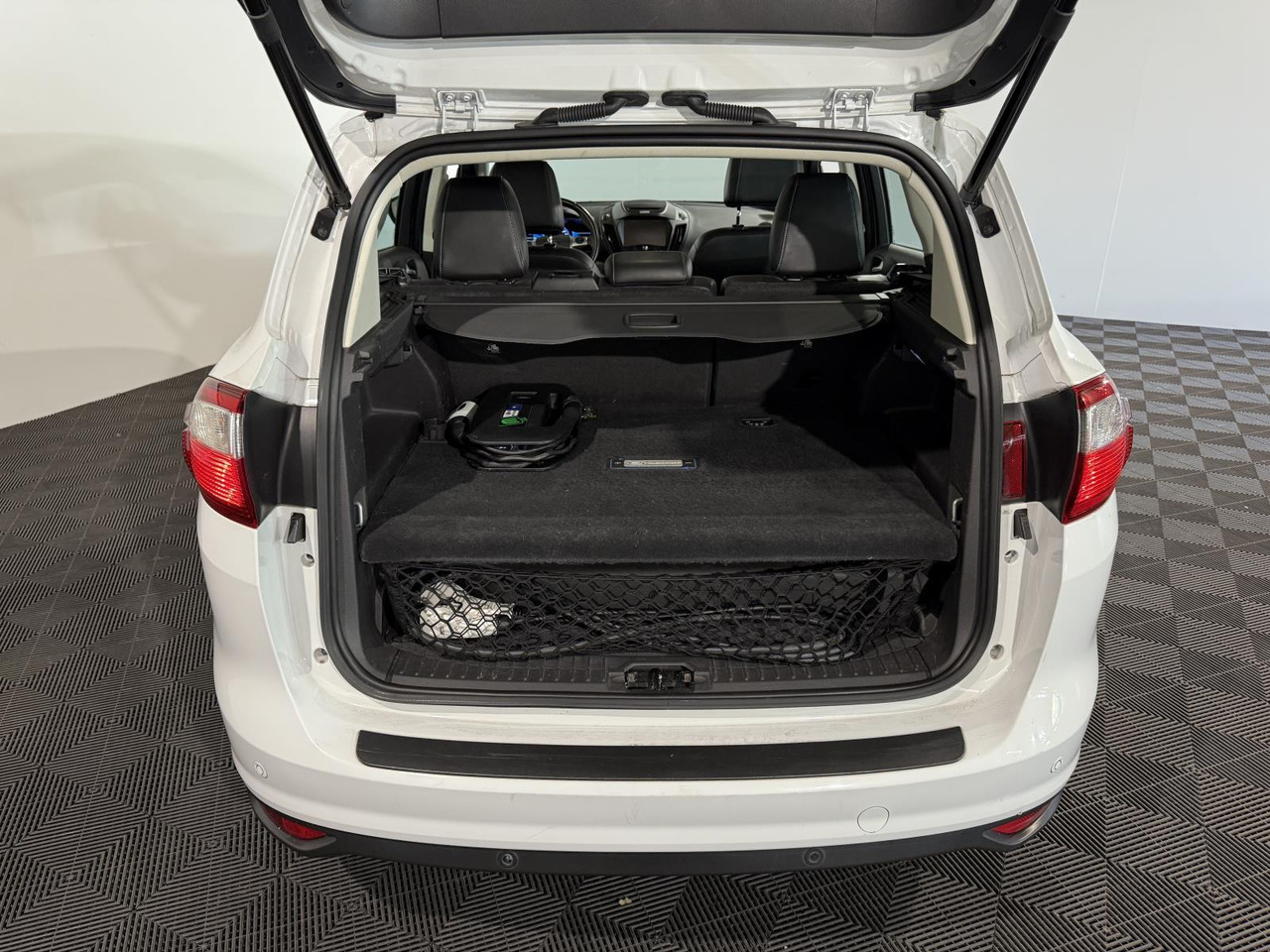 Ford C-Max 2.0 Plug-in Hybrid Titanium Plus | 2015 | 233.632 km | HL-834-P - Mobil: gambar 4 Ford C-Max 2.0 Plug-in Hybrid Titanium Plus | 2015 | 233.632 km | HL-834-P - Mobil: gambar 4