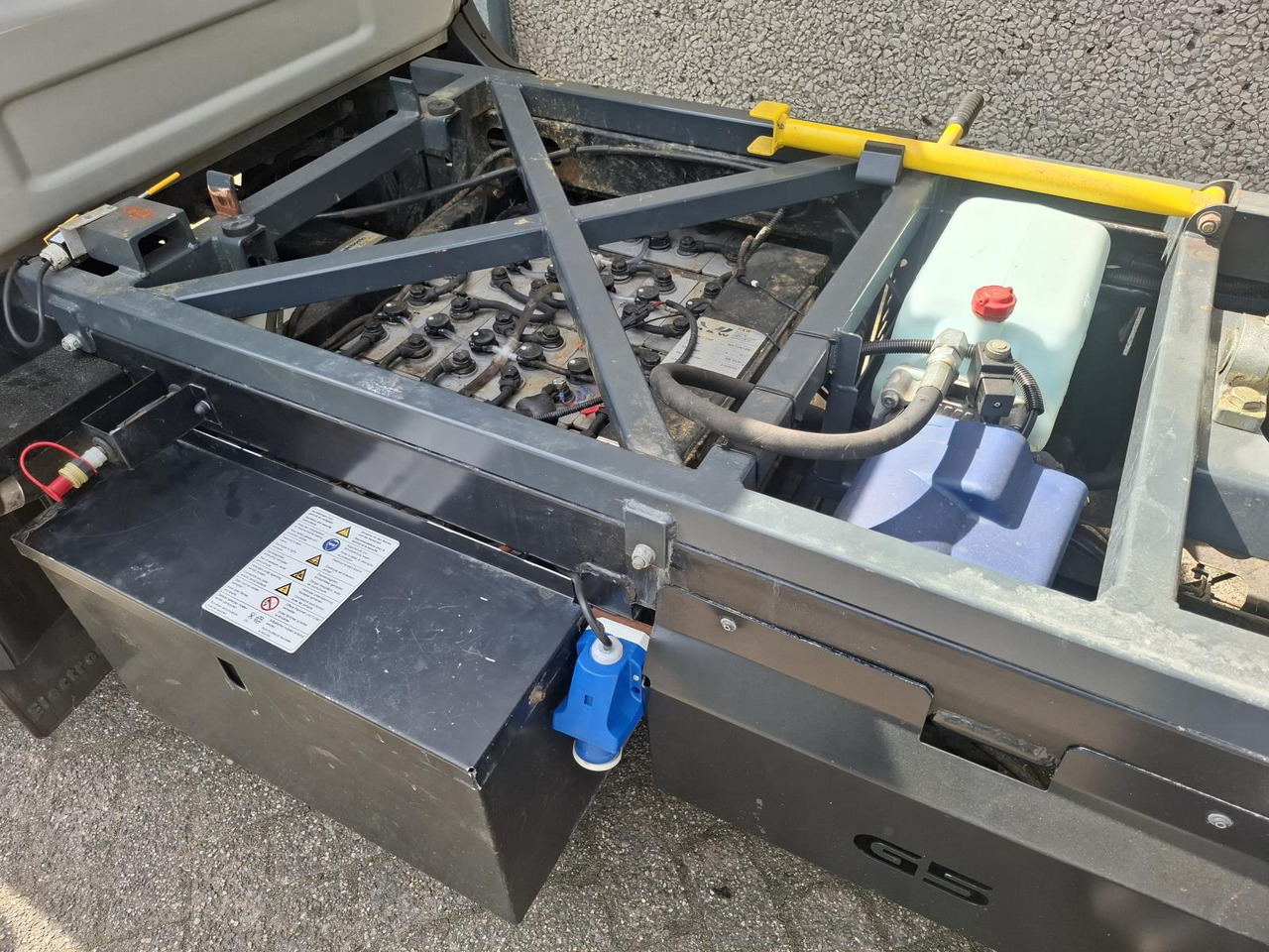 Goupil G5 Elektrische Stratenreinigingsmachine - Kendaraan utilitas listrik: gambar 2 Goupil G5 Elektrische Stratenreinigingsmachine - Kendaraan utilitas listrik: gambar 2