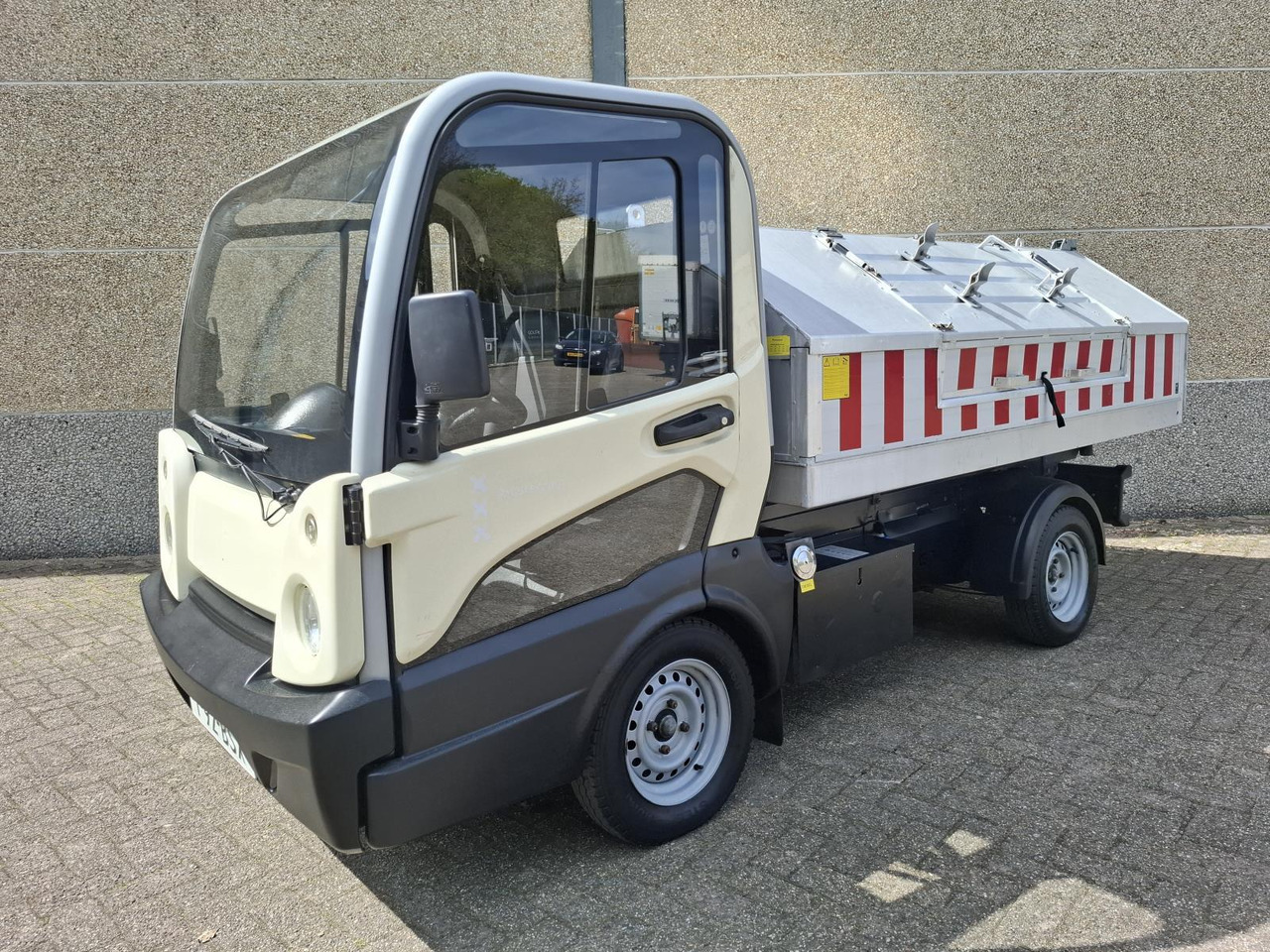 Goupil G5 Elektrische Stratenreinigingsmachine - Kendaraan utilitas listrik: gambar 1 Goupil G5 Elektrische Stratenreinigingsmachine - Kendaraan utilitas listrik: gambar 1