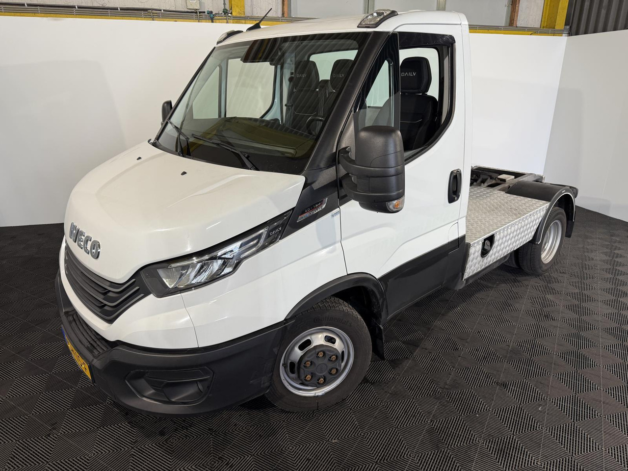 Iveco 40C18 Daily VSH-15-F 201.901 km - Tractor head mini: gambar 1 Iveco 40C18 Daily VSH-15-F 201.901 km - Tractor head mini: gambar 1