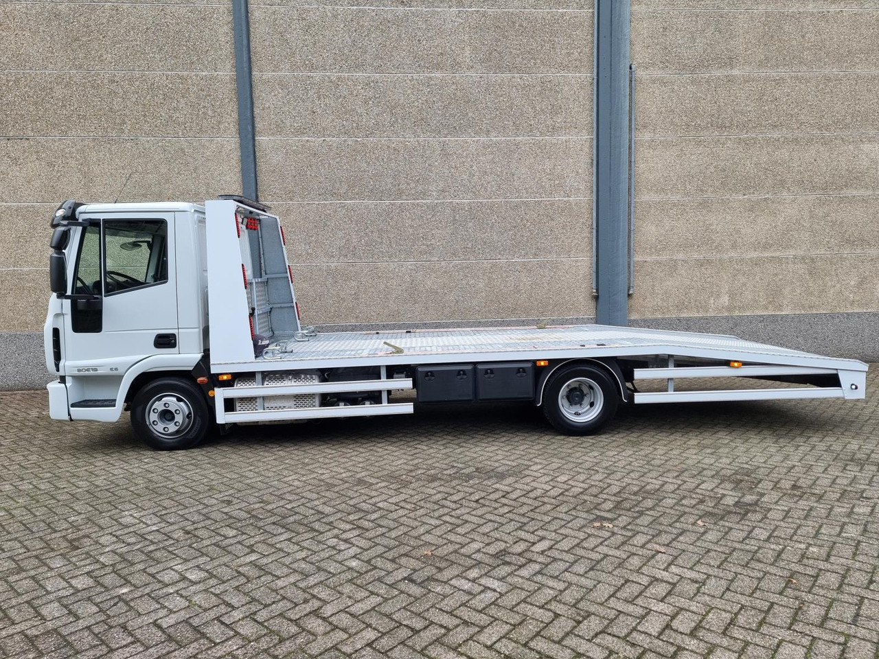 Iveco EuroCargo 80 Oprijwagen 42-BXH-4 - Truk pengangkut mobil: gambar 4 Iveco EuroCargo 80 Oprijwagen 42-BXH-4 - Truk pengangkut mobil: gambar 4