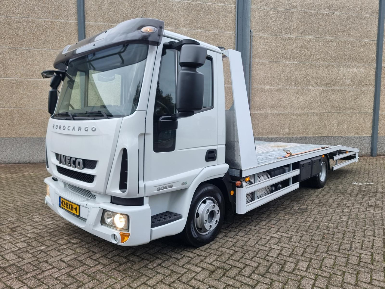Iveco EuroCargo 80 Oprijwagen 42-BXH-4 - Truk pengangkut mobil: gambar 1 Iveco EuroCargo 80 Oprijwagen 42-BXH-4 - Truk pengangkut mobil: gambar 1