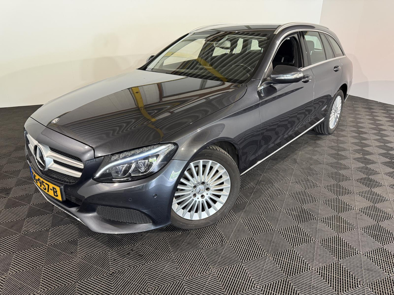Mercedes-Benz C-klasse Estate 180 CDI Lease Edition | 2015 | 254.154 km | GG-957-B - Mobil: gambar 1 Mercedes-Benz C-klasse Estate 180 CDI Lease Edition | 2015 | 254.154 km | GG-957-B - Mobil: gambar 1
