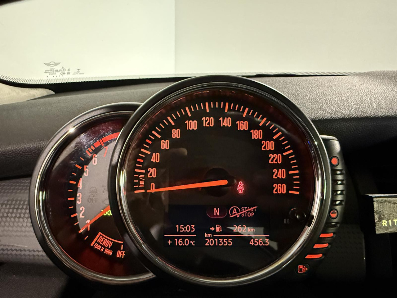 Mini | Mini | 1.5 Cooper Chili Business | 2015 | 201.355 km | 1ZPK60 | Logisch - Hatchback: gambar 5 Mini | Mini | 1.5 Cooper Chili Business | 2015 | 201.355 km | 1ZPK60 | Logisch - Hatchback: gambar 5