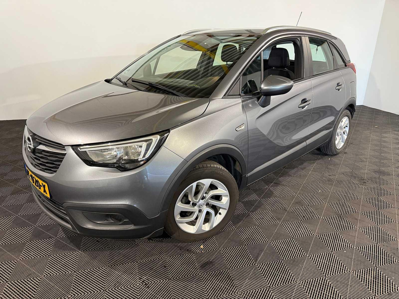 Opel Crossland X 1.2 Innovation | 2017 | 152.826 km | PK-020-X - Mobil SUV: gambar 1 Opel Crossland X 1.2 Innovation | 2017 | 152.826 km | PK-020-X - Mobil SUV: gambar 1