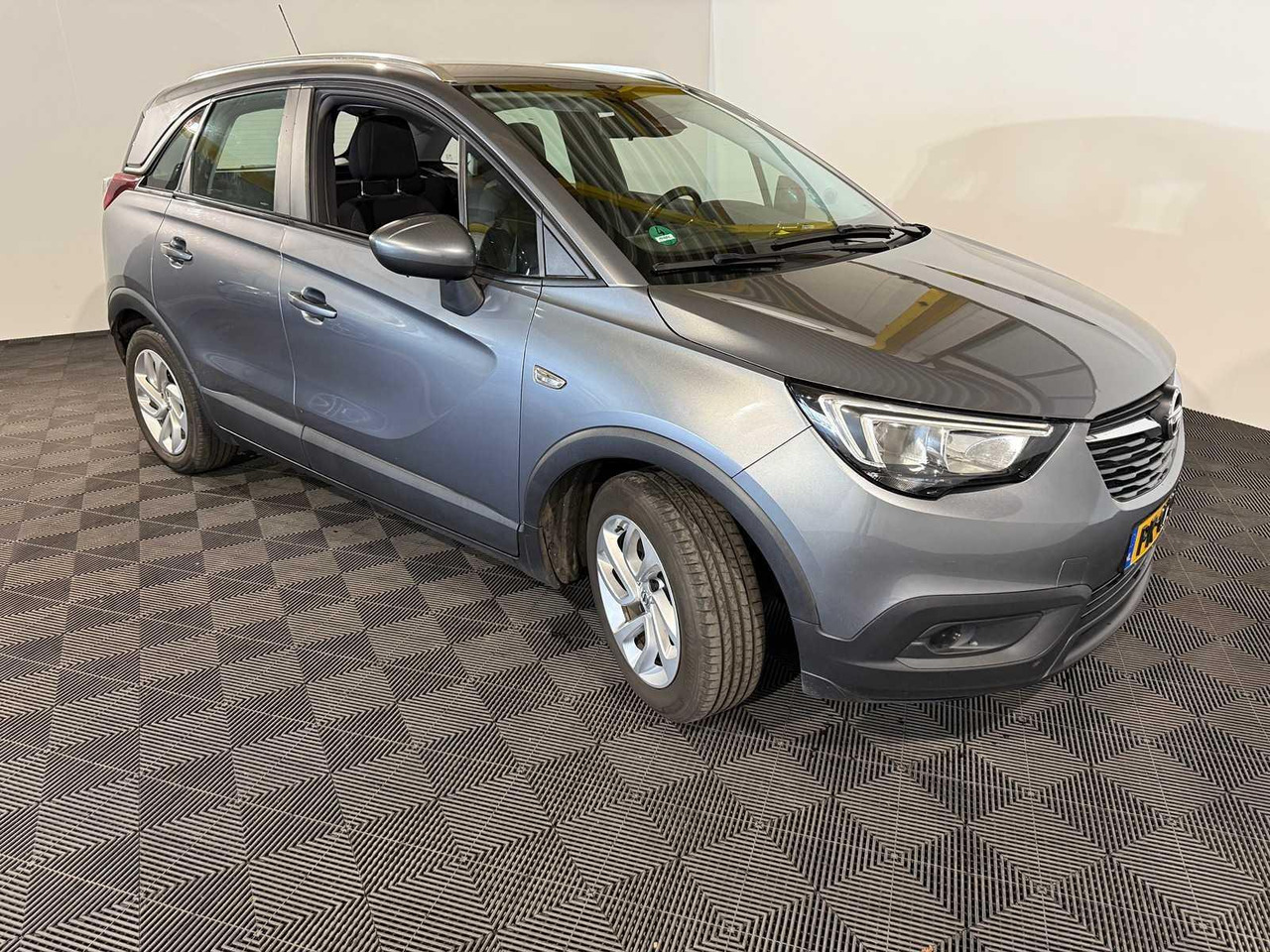 Opel Crossland X 1.2 Innovation | 2017 | 152.826 km | PK-020-X - Mobil SUV: gambar 3 Opel Crossland X 1.2 Innovation | 2017 | 152.826 km | PK-020-X - Mobil SUV: gambar 3