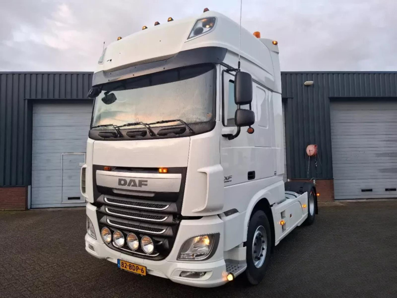 DAF XF 460 2014 - Peralatan lainnya: gambar 1 DAF XF 460 2014 - Peralatan lainnya: gambar 1