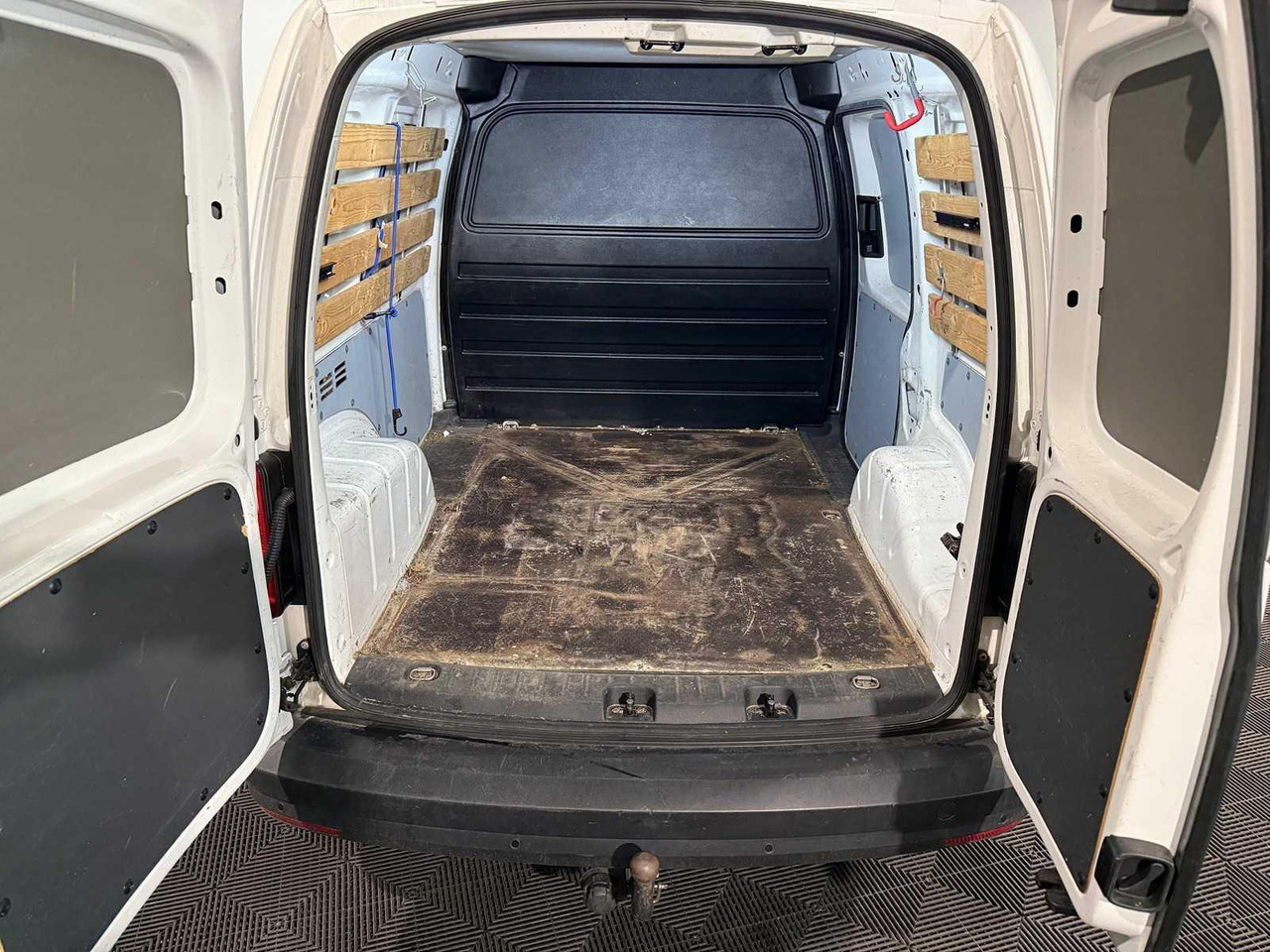 Volkswagen Caddy 2.0 TDI L1H1 BMT Comfortline VZ-140-J 169.307 km - Peralatan lainnya: gambar 3 Volkswagen Caddy 2.0 TDI L1H1 BMT Comfortline VZ-140-J 169.307 km - Peralatan lainnya: gambar 3