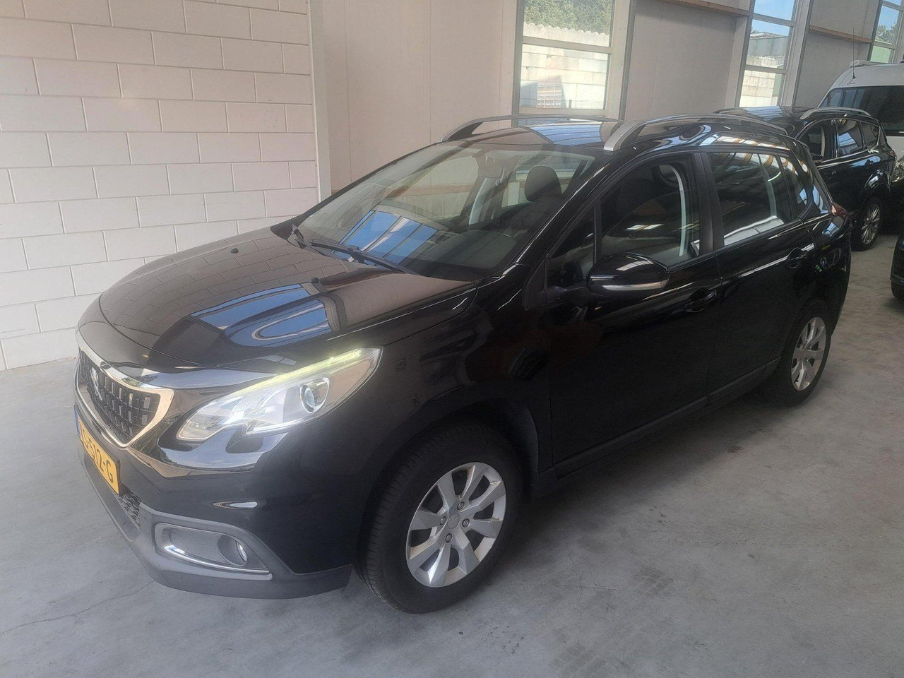 Peugeot | 2008 | 1.2 PureTech Blue Lion | 2016 | 159.008 km | KS512G | Logisch - Mobil SUV: gambar 1 Peugeot | 2008 | 1.2 PureTech Blue Lion | 2016 | 159.008 km | KS512G | Logisch - Mobil SUV: gambar 1