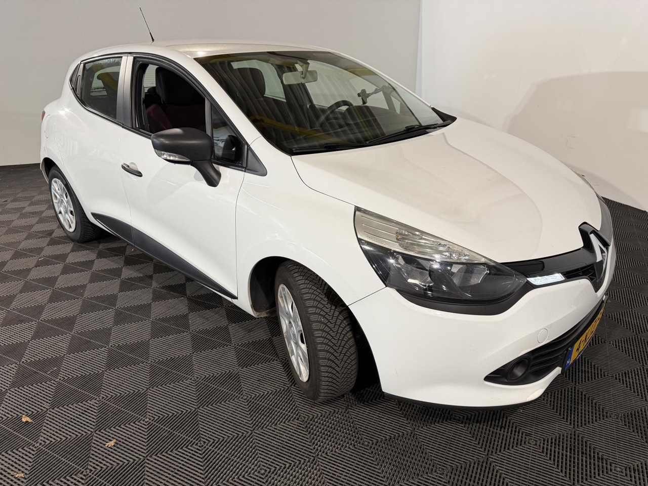 Renault | Clio | 0.9 TCe Authentique | 2013 | 160.970 km | 4KJZ93 | Logisch - Hatchback: gambar 3 Renault | Clio | 0.9 TCe Authentique | 2013 | 160.970 km | 4KJZ93 | Logisch - Hatchback: gambar 3
