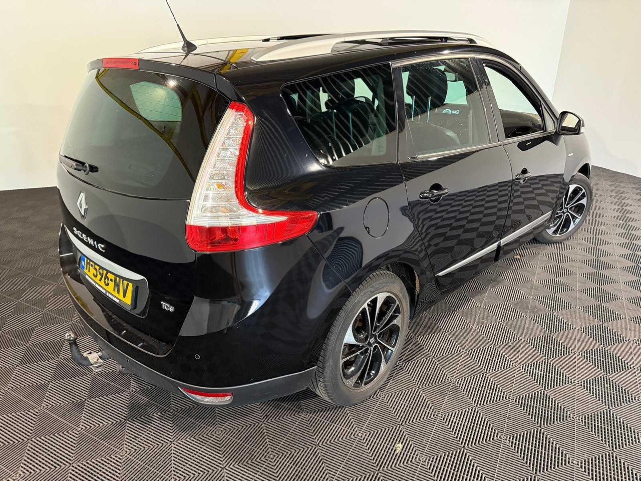 Renault Grand Scénic 1.2 Tce Bose | 2016 | 118.319 km | H-596-NV - Mobil: gambar 4 Renault Grand Scénic 1.2 Tce Bose | 2016 | 118.319 km | H-596-NV - Mobil: gambar 4