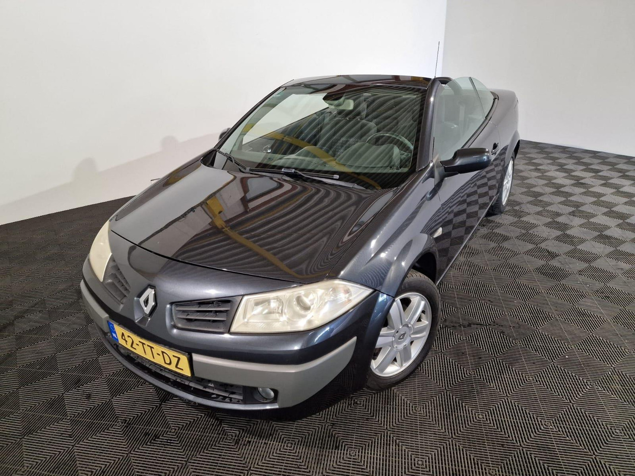 Renault Mégane Cabriolet 1.6-16V Authentique 42-TT-DZ - Mobil: gambar 1 Renault Mégane Cabriolet 1.6-16V Authentique 42-TT-DZ - Mobil: gambar 1