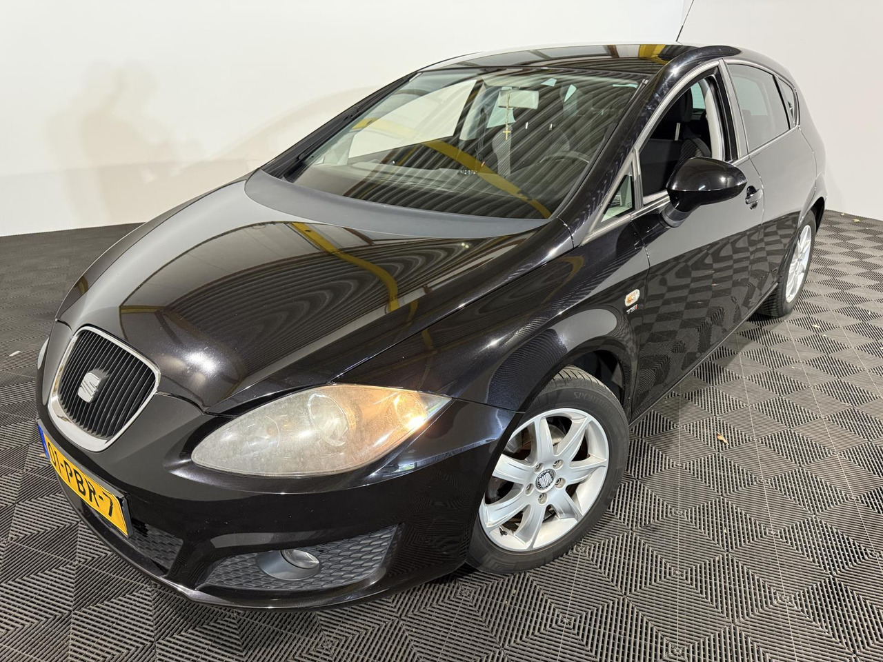 SEAT | Leon | 1.2 TSI Good Stuff | 2011 | 180.589 km | 01PBR7 | Logisch - Hatchback: gambar 1 SEAT | Leon | 1.2 TSI Good Stuff | 2011 | 180.589 km | 01PBR7 | Logisch - Hatchback: gambar 1