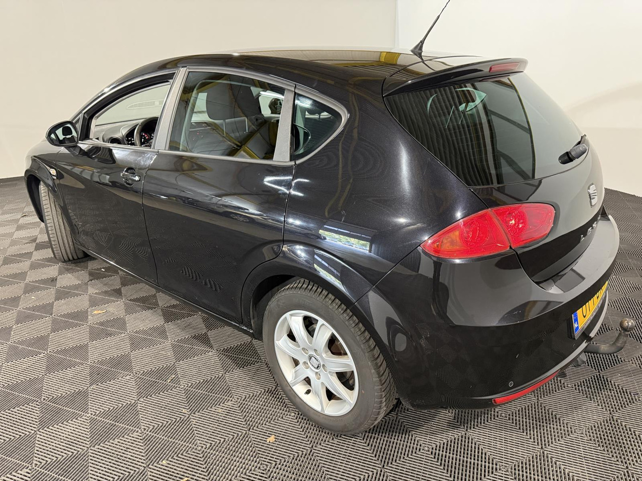 SEAT | Leon | 1.2 TSI Good Stuff | 2011 | 180.589 km | 01PBR7 | Logisch - Hatchback: gambar 2 SEAT | Leon | 1.2 TSI Good Stuff | 2011 | 180.589 km | 01PBR7 | Logisch - Hatchback: gambar 2