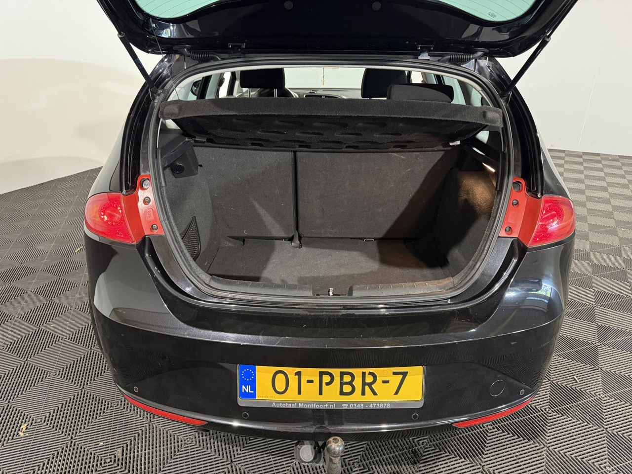 SEAT | Leon | 1.2 TSI Good Stuff | 2011 | 180.589 km | 01PBR7 | Logisch - Hatchback: gambar 4 SEAT | Leon | 1.2 TSI Good Stuff | 2011 | 180.589 km | 01PBR7 | Logisch - Hatchback: gambar 4