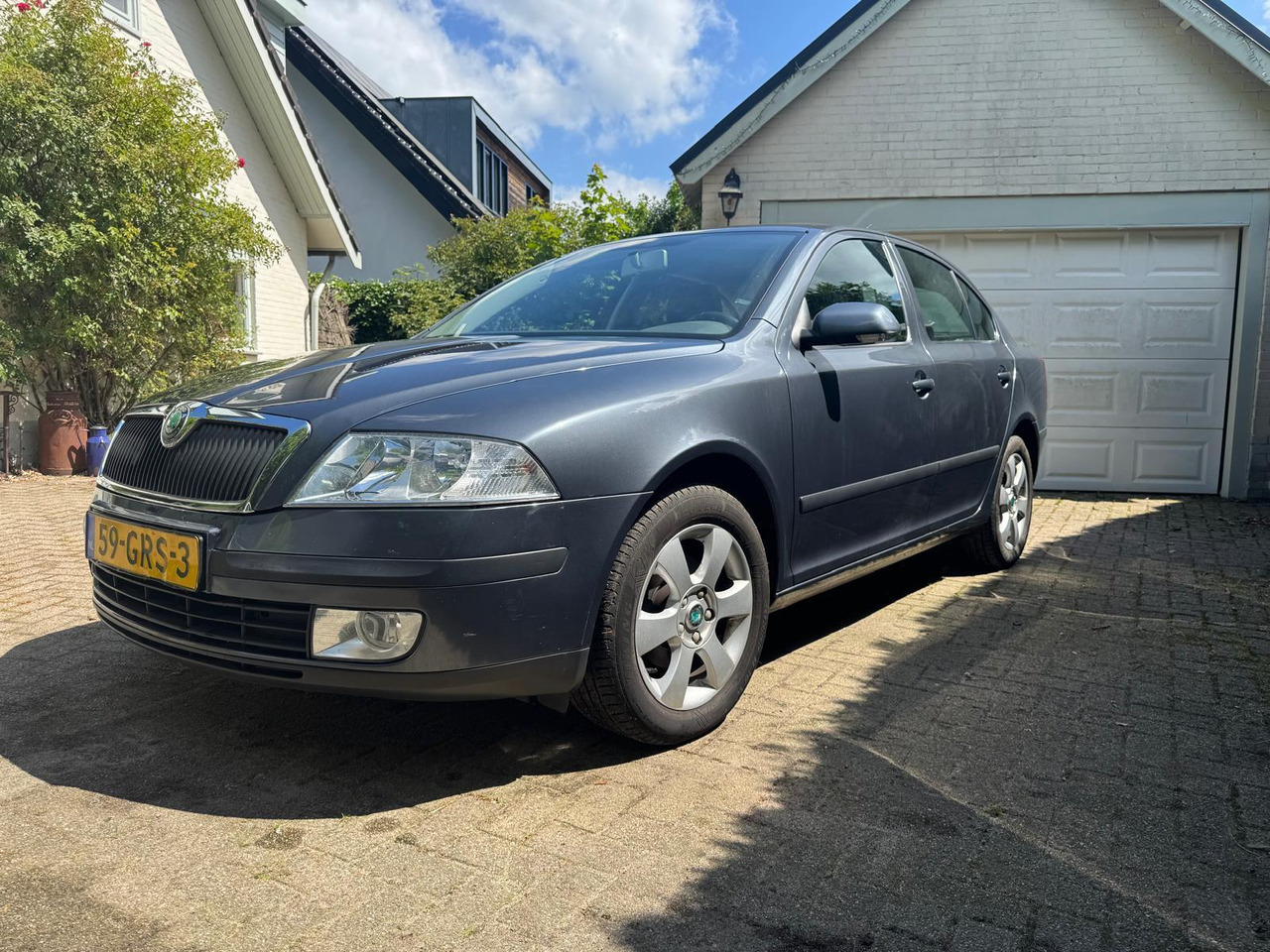 Skoda Octavia 1.6 Ambiente Attractive Business LPG G3 59-GRS-3 209.687 km - Mobil: gambar 1 Skoda Octavia 1.6 Ambiente Attractive Business LPG G3 59-GRS-3 209.687 km - Mobil: gambar 1