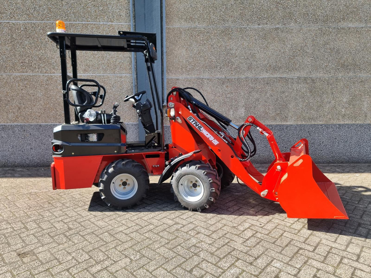 Stahlworks R906 Shovel Nieuw - Wheel loader: gambar 4 Stahlworks R906 Shovel Nieuw - Wheel loader: gambar 4