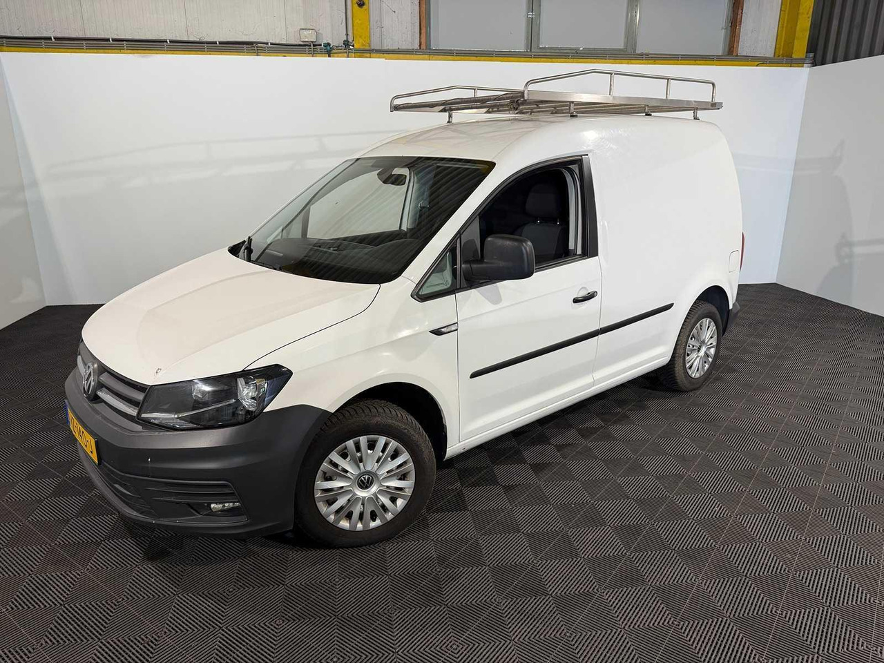 Volkswagen Caddy 2.0 TDI L1H1 BMT Comfortline VZ-140-J 169.307 km - Van kecil: gambar 1 Volkswagen Caddy 2.0 TDI L1H1 BMT Comfortline VZ-140-J 169.307 km - Van kecil: gambar 1