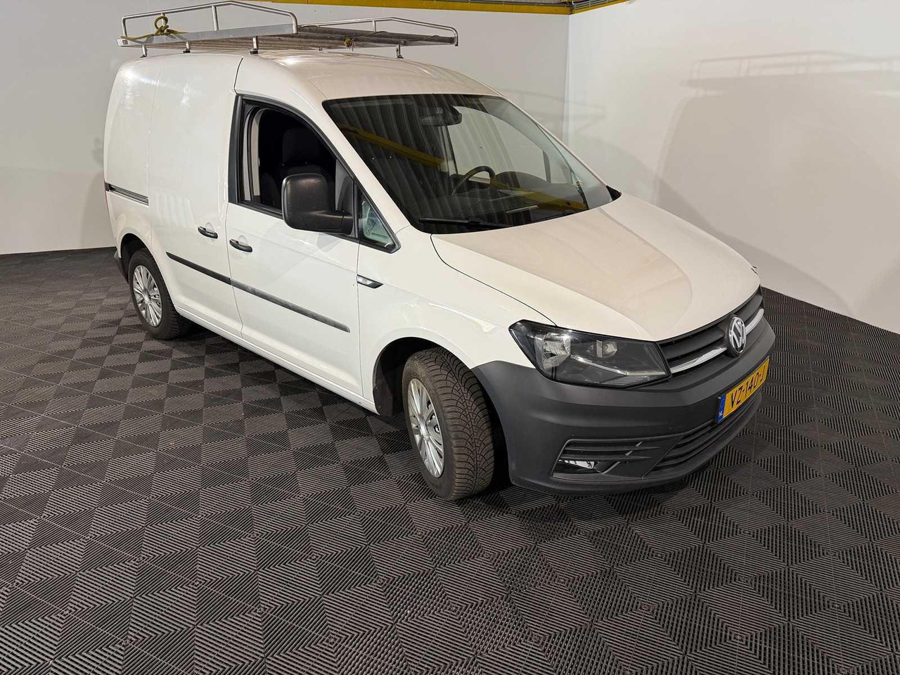 Volkswagen Caddy 2.0 TDI L1H1 BMT Comfortline VZ-140-J 169.307 km - Van kecil: gambar 5 Volkswagen Caddy 2.0 TDI L1H1 BMT Comfortline VZ-140-J 169.307 km - Van kecil: gambar 5
