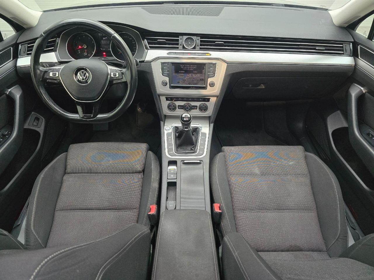 Volkswagen Passat Variant 1.4 TSI Connected Series | 2016 | 185.369 km | JX576P | NAP: Logisch - Mobil: gambar 5 Volkswagen Passat Variant 1.4 TSI Connected Series | 2016 | 185.369 km | JX576P | NAP: Logisch - Mobil: gambar 5