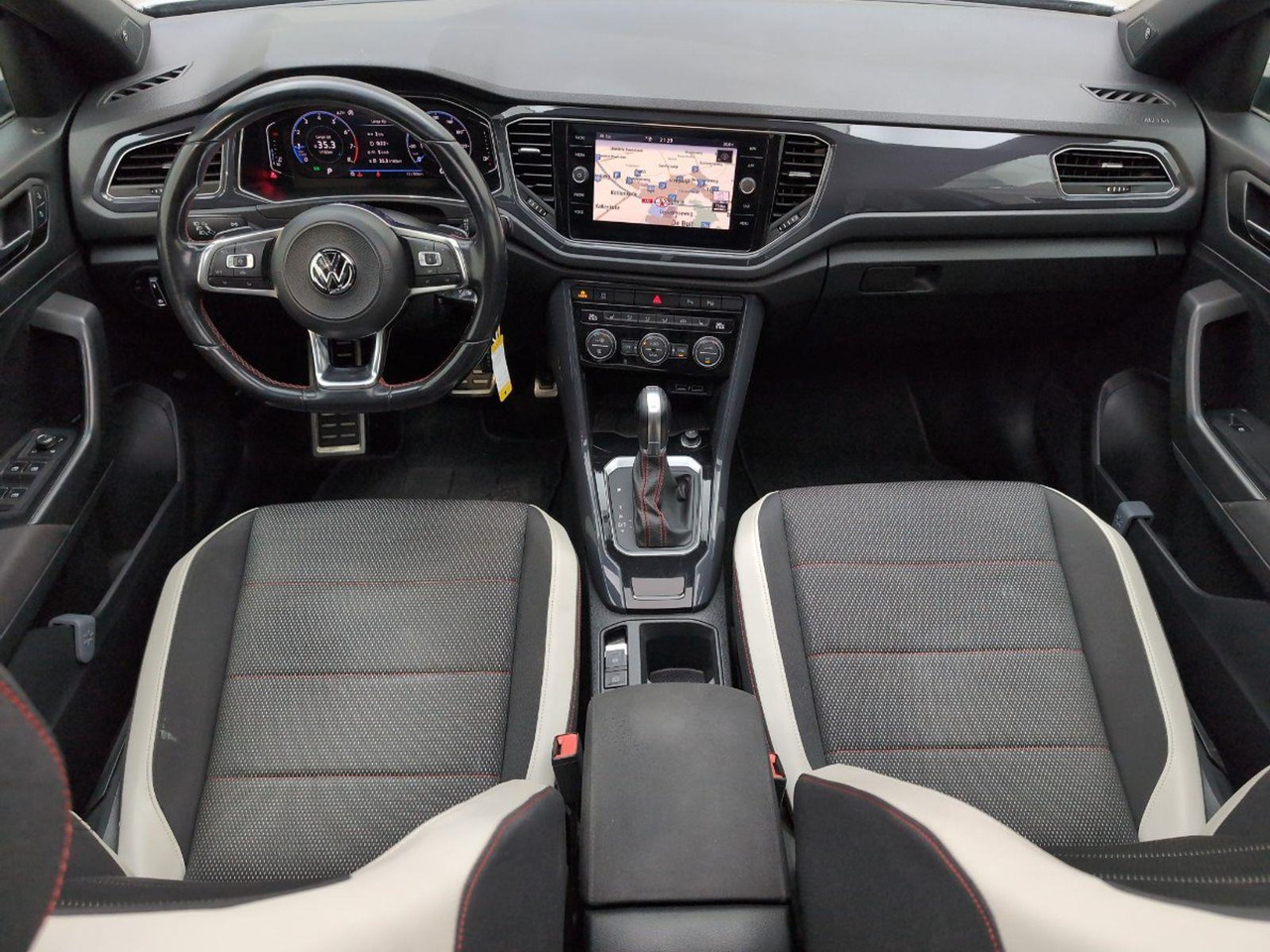Volkswagen T-Roc 1.5 TSI Sport Business R | 2019 | 121.700 km | Automaat | ZR265K | NAP: Logisch - Mobil SUV: gambar 5 Volkswagen T-Roc 1.5 TSI Sport Business R | 2019 | 121.700 km | Automaat | ZR265K | NAP: Logisch - Mobil SUV: gambar 5
