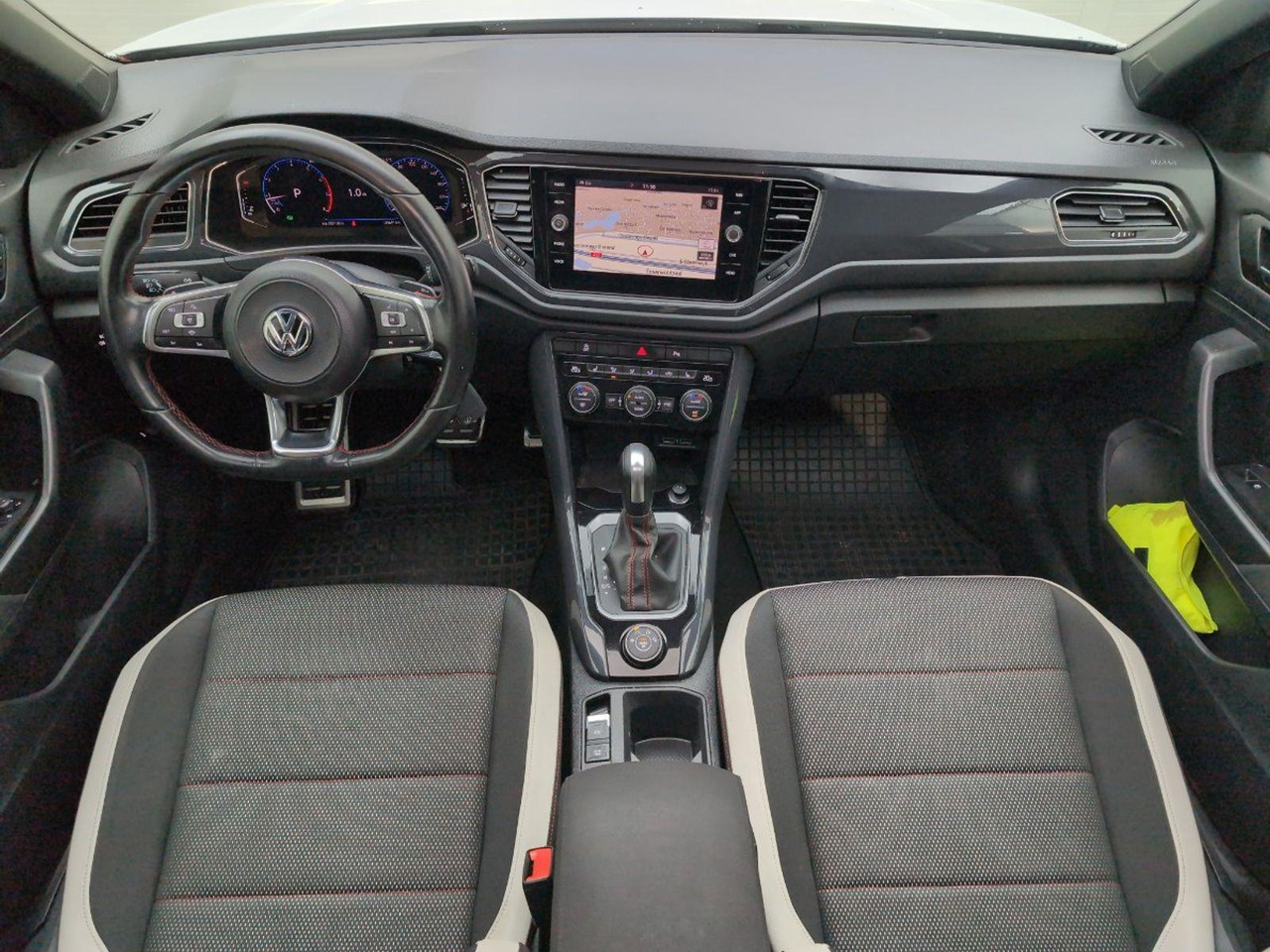 Volkswagen T-Roc 2.0 TSI 4Motion Sport Business R | 2019 | 123.691 km | Automaat | G028XS | NAP: Geen oordeel - Mobil SUV: gambar 5 Volkswagen T-Roc 2.0 TSI 4Motion Sport Business R | 2019 | 123.691 km | Automaat | G028XS | NAP: Geen oordeel - Mobil SUV: gambar 5