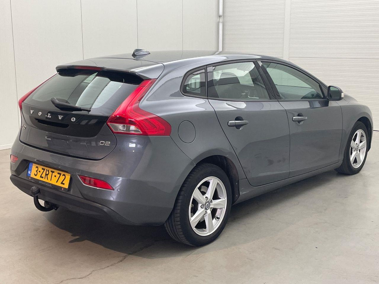 Volvo V40 1.6 D2 Momentum | 2014 | 219.070 km | 3ZRT72 | NAP: Geen oordeel - Mobil: gambar 4 Volvo V40 1.6 D2 Momentum | 2014 | 219.070 km | 3ZRT72 | NAP: Geen oordeel - Mobil: gambar 4
