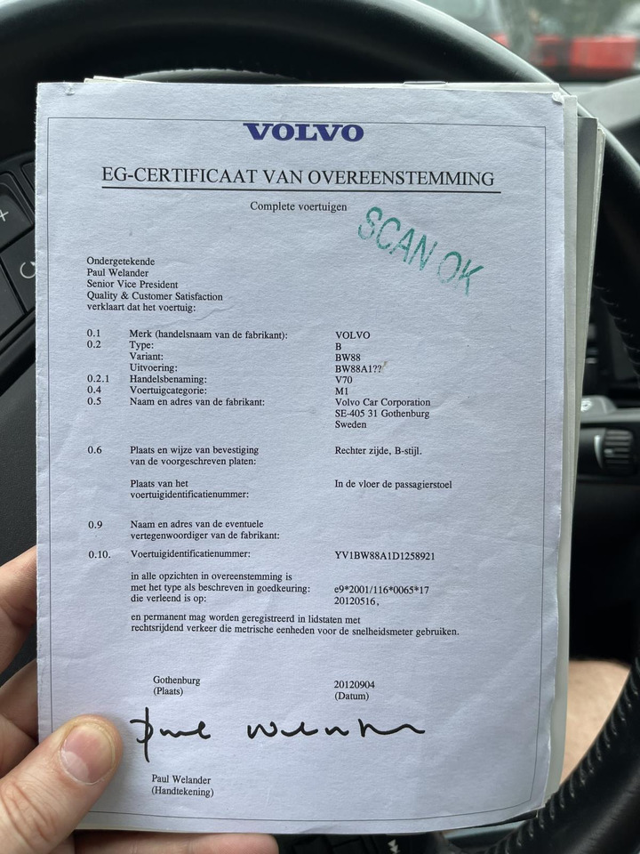 Volvo V70 2.0 D4 Momentum | 2012 | 348.089 km | JK-854-N - Mobil: gambar 2 Volvo V70 2.0 D4 Momentum | 2012 | 348.089 km | JK-854-N - Mobil: gambar 2