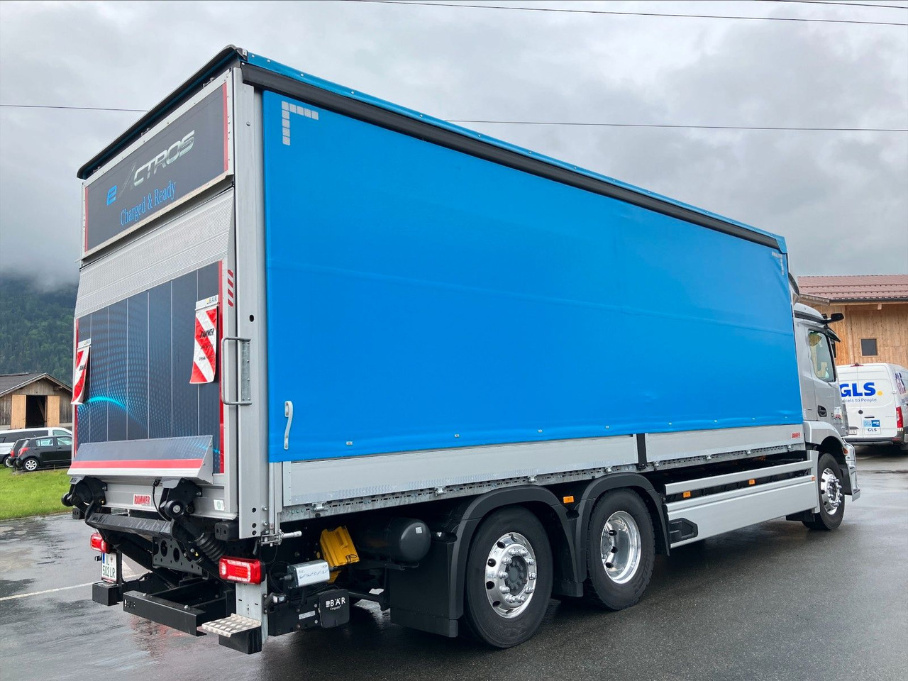 Mercedes-Benz eActros 400L 6x2 - Truk dengan terpal samping, Truk listrik: gambar 3 Mercedes-Benz eActros 400L 6x2 - Truk dengan terpal samping, Truk listrik: gambar 3