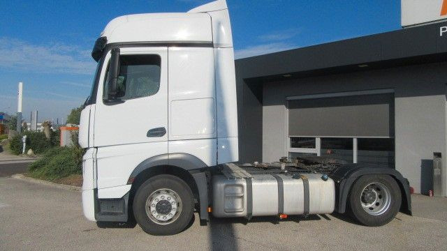 Mercedes-Benz Actros 1845LS Kipphydr. 2 Leiter - Tractor head: gambar 4 Mercedes-Benz Actros 1845LS Kipphydr. 2 Leiter - Tractor head: gambar 4