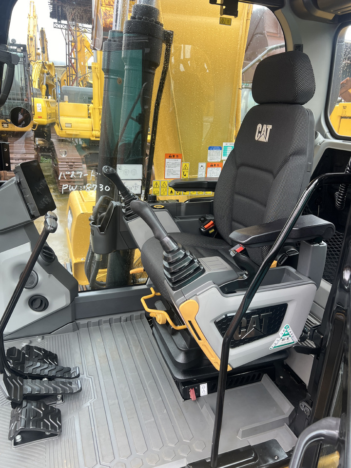 CATERPILLAR 320GC - Ekskavator perayap: gambar 5 CATERPILLAR 320GC - Ekskavator perayap: gambar 5