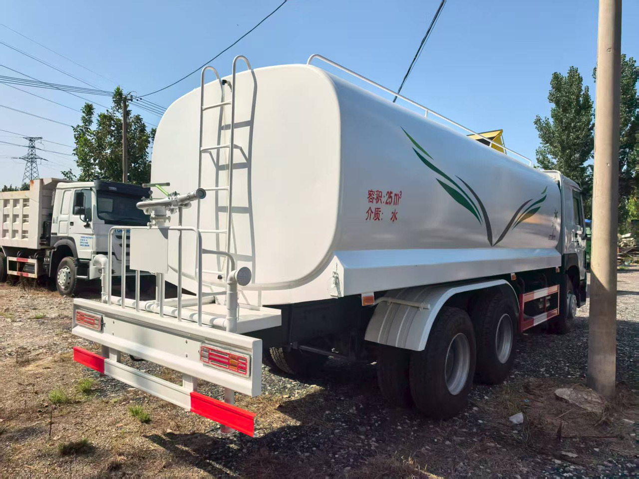 HOWO 371 - Truk tangki: gambar 4 HOWO 371 - Truk tangki: gambar 4